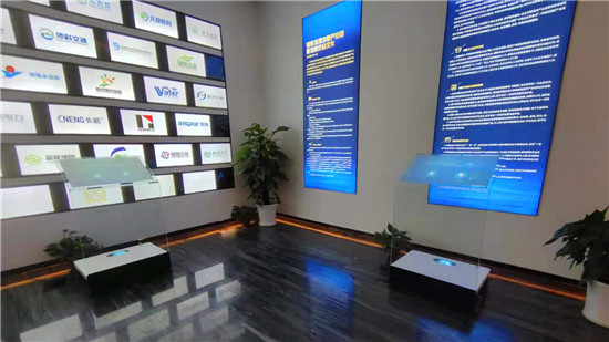 空灵水晶讲台案例展示_长沙总部基地_摩拓为多媒体产品应用