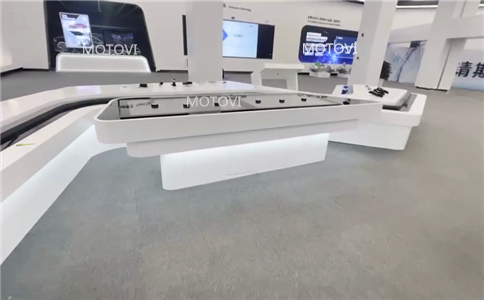 摩拓为55寸物体互动识别桌展示比亚迪汽车智能展厅文化、产品等，舒适的互动体验