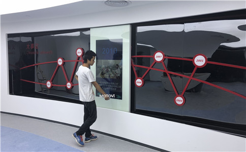 互动滑轨屏应用于数字展厅_打造商业化互动场景