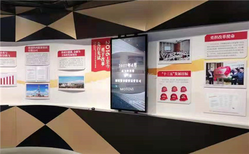 滑轨屏应用于数字科技展厅设计